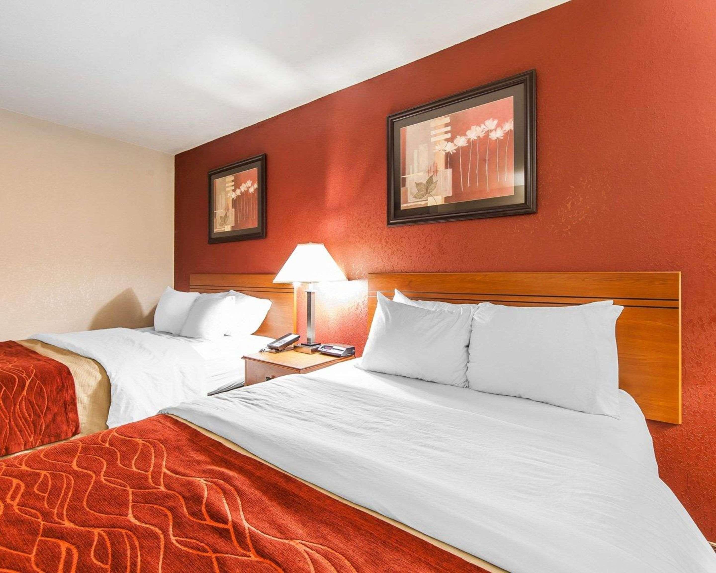 Quality Inn Seaman Εξωτερικό φωτογραφία