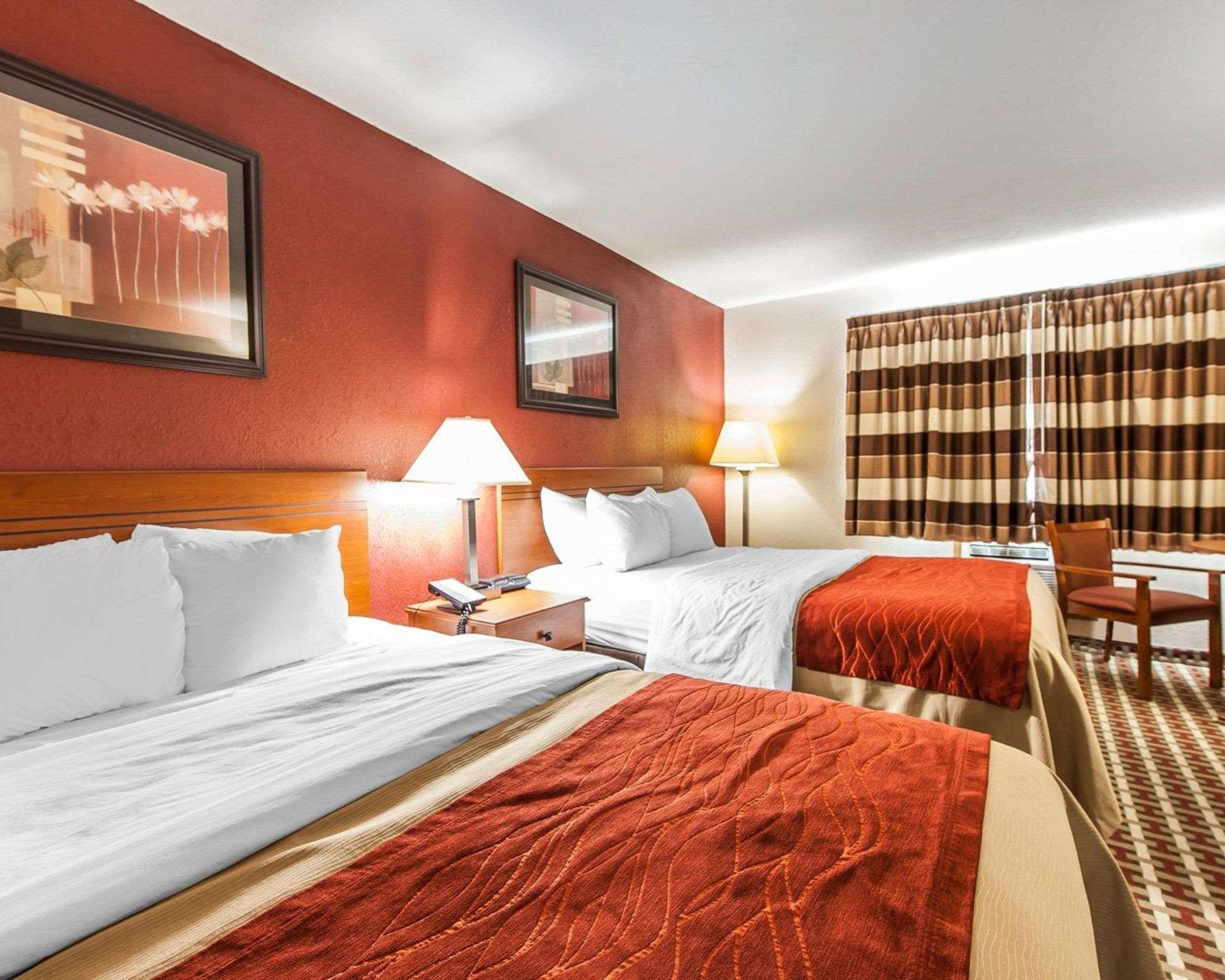 Quality Inn Seaman Εξωτερικό φωτογραφία