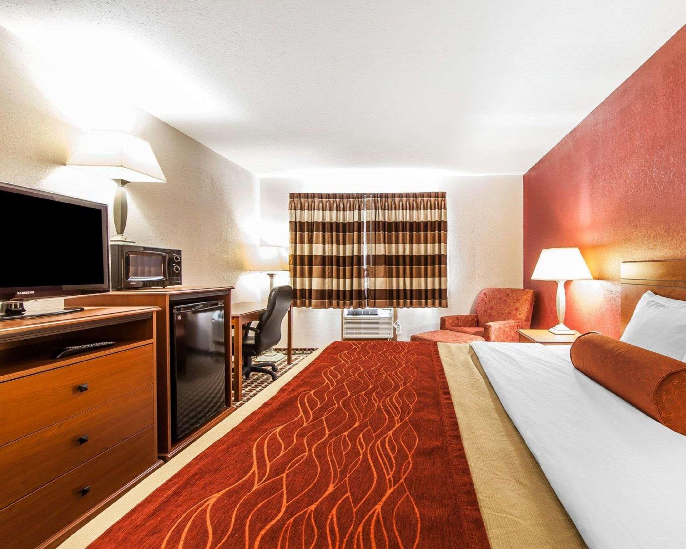 Quality Inn Seaman Εξωτερικό φωτογραφία
