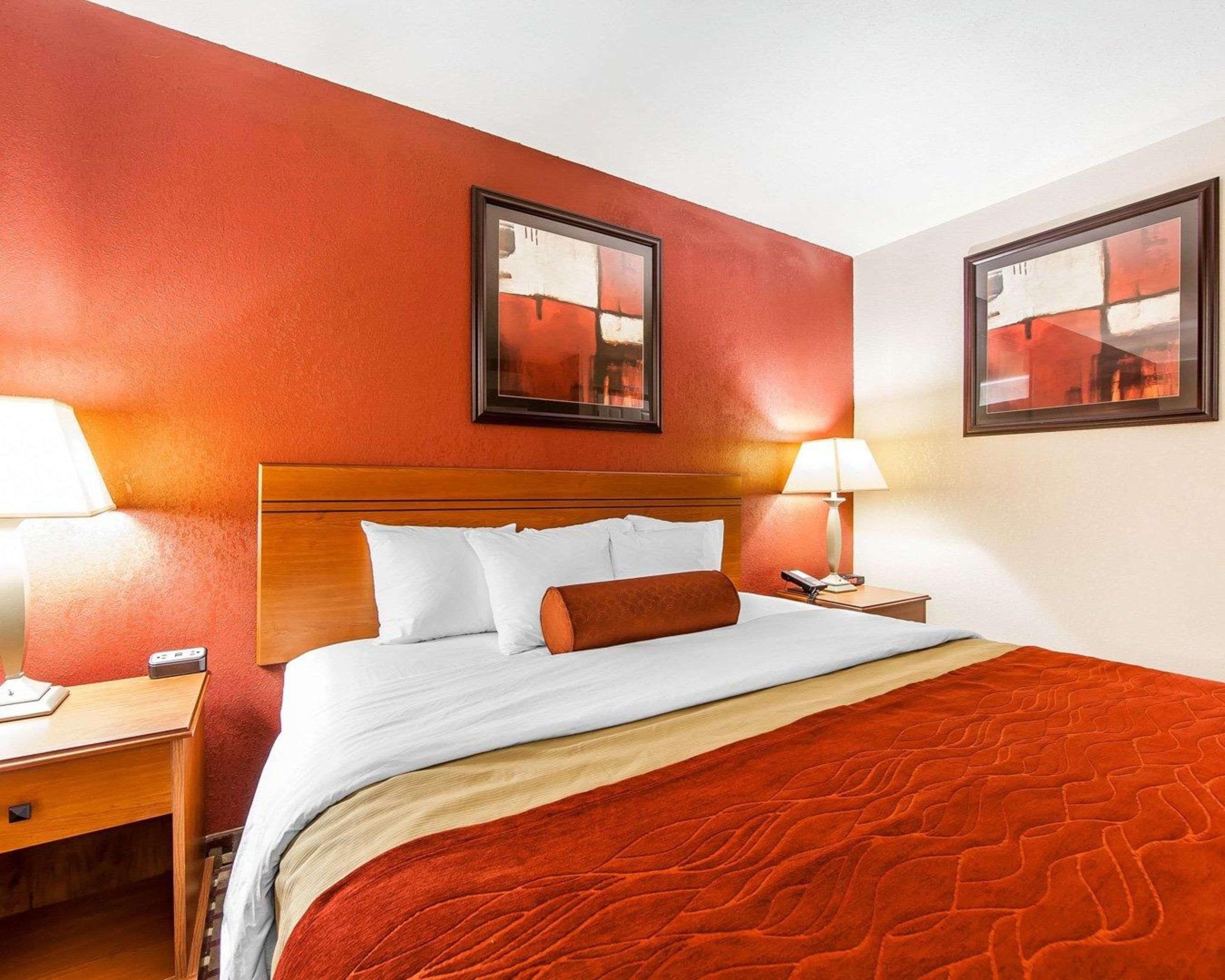 Quality Inn Seaman Εξωτερικό φωτογραφία