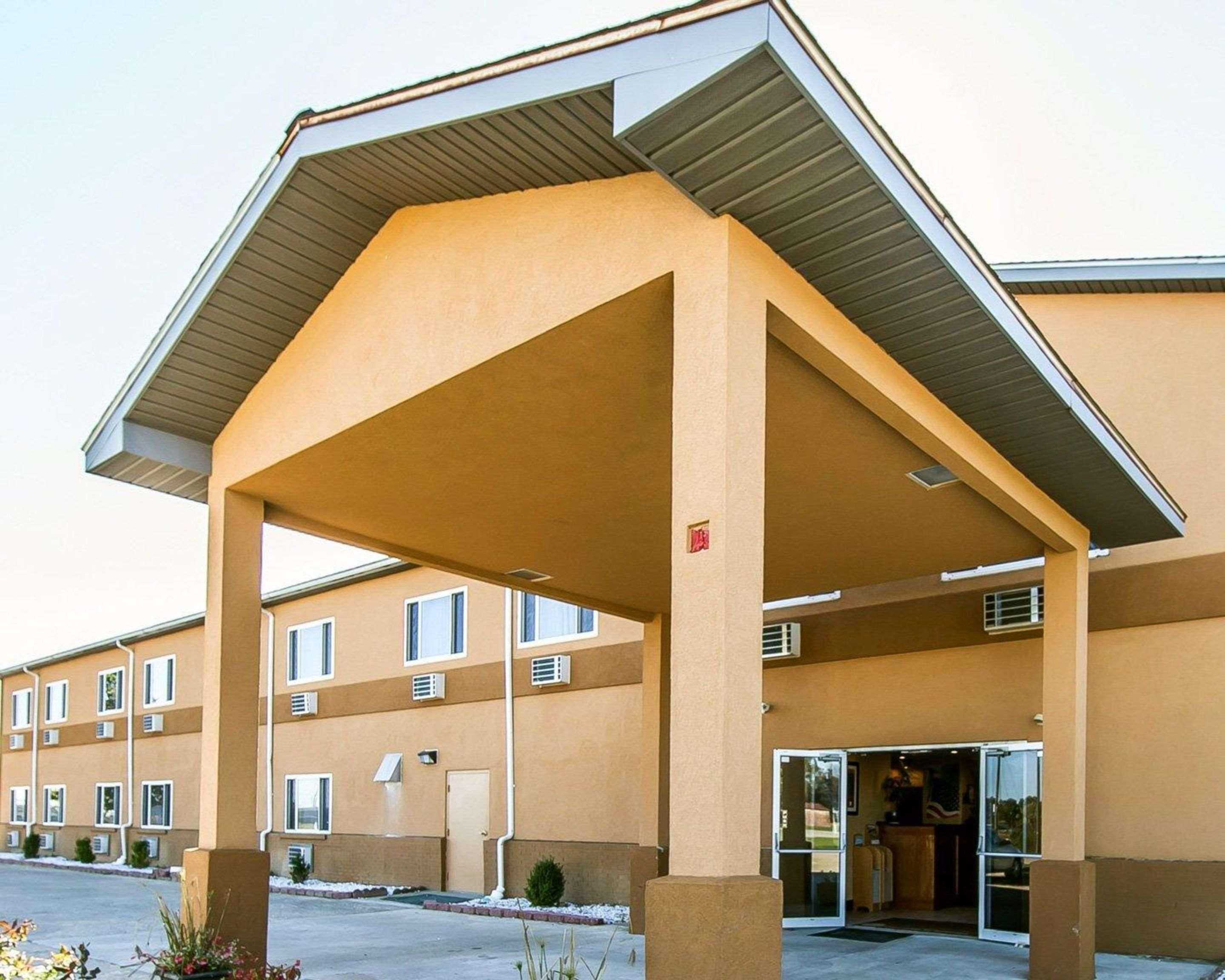 Quality Inn Seaman Εξωτερικό φωτογραφία