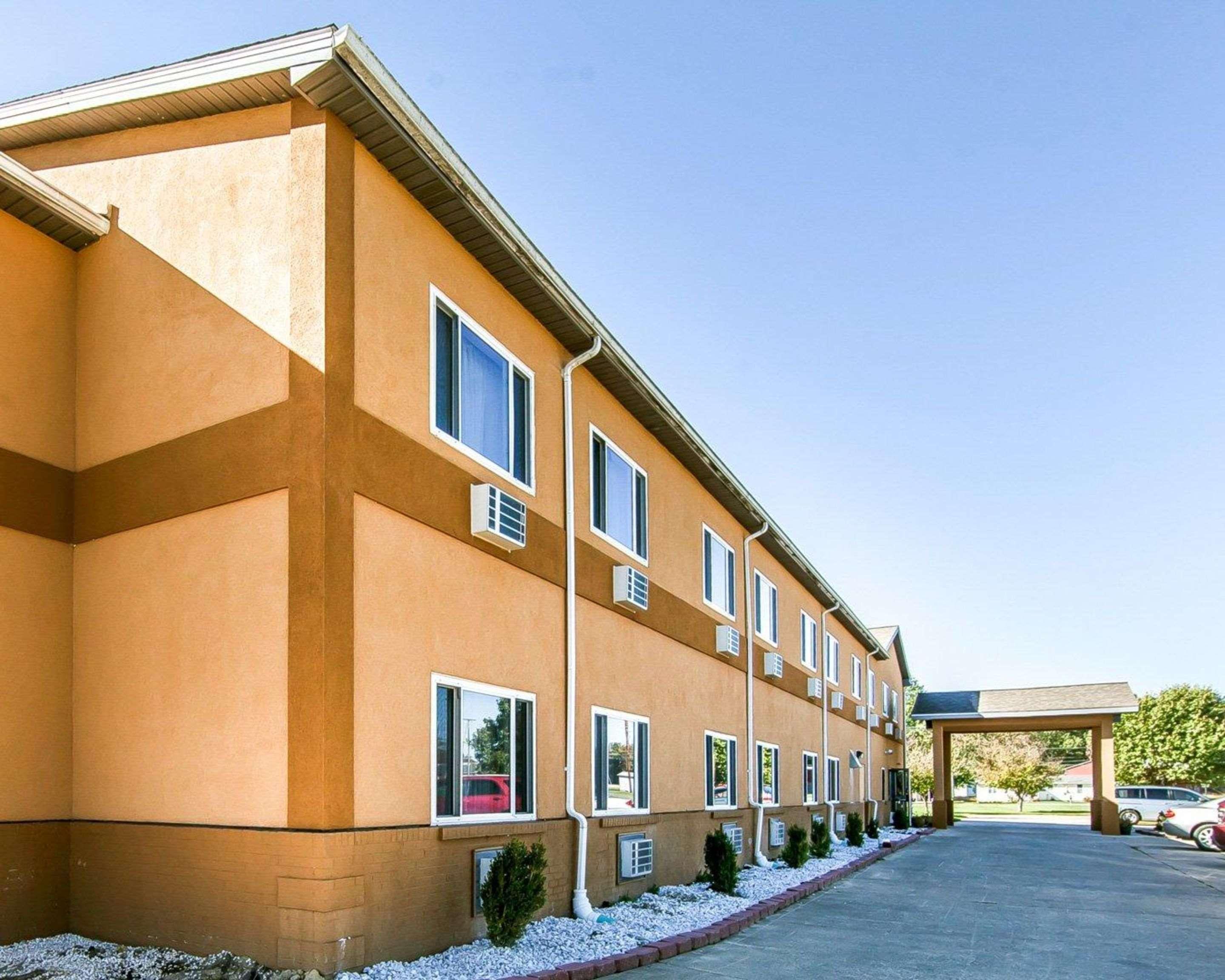Quality Inn Seaman Εξωτερικό φωτογραφία