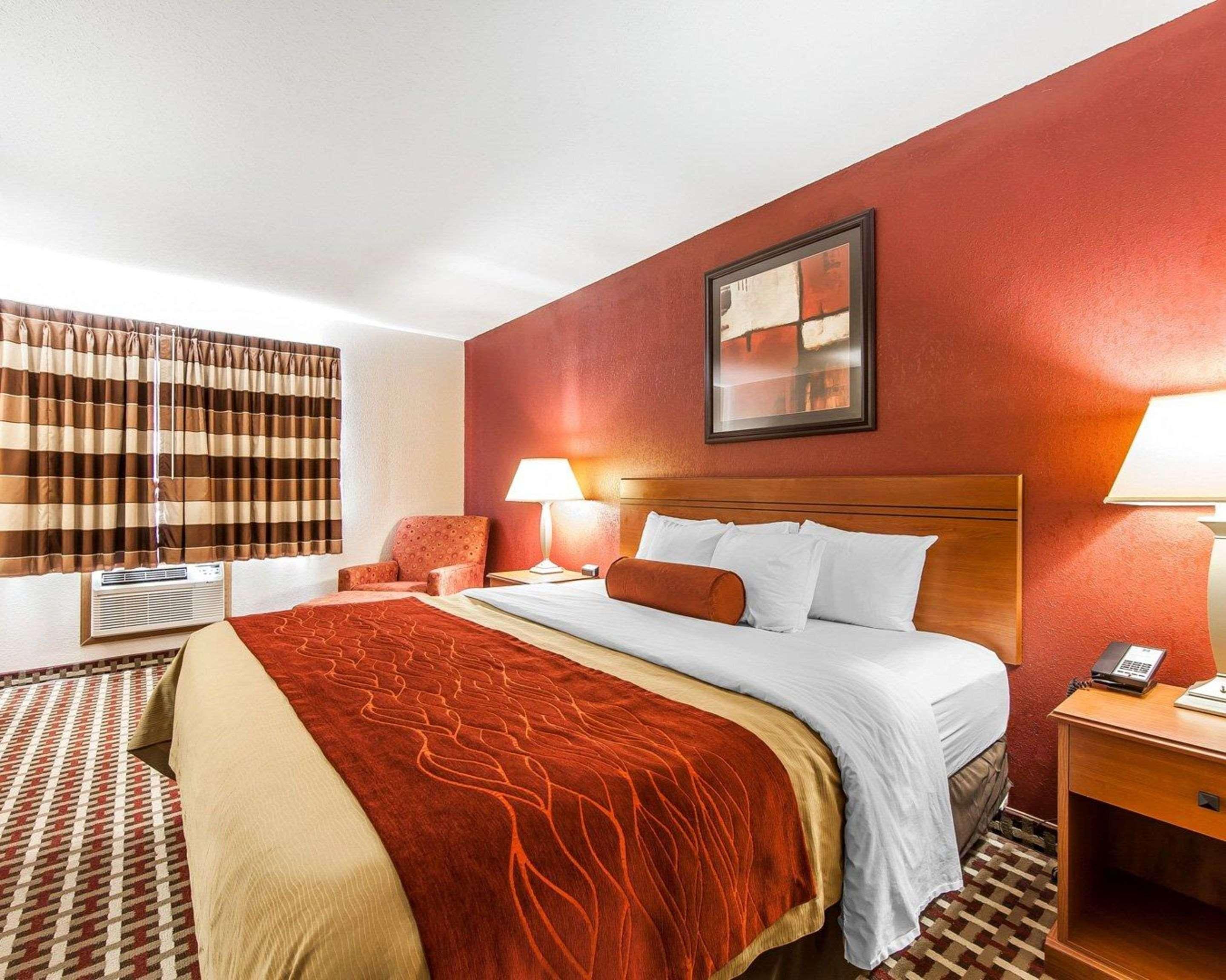 Quality Inn Seaman Εξωτερικό φωτογραφία