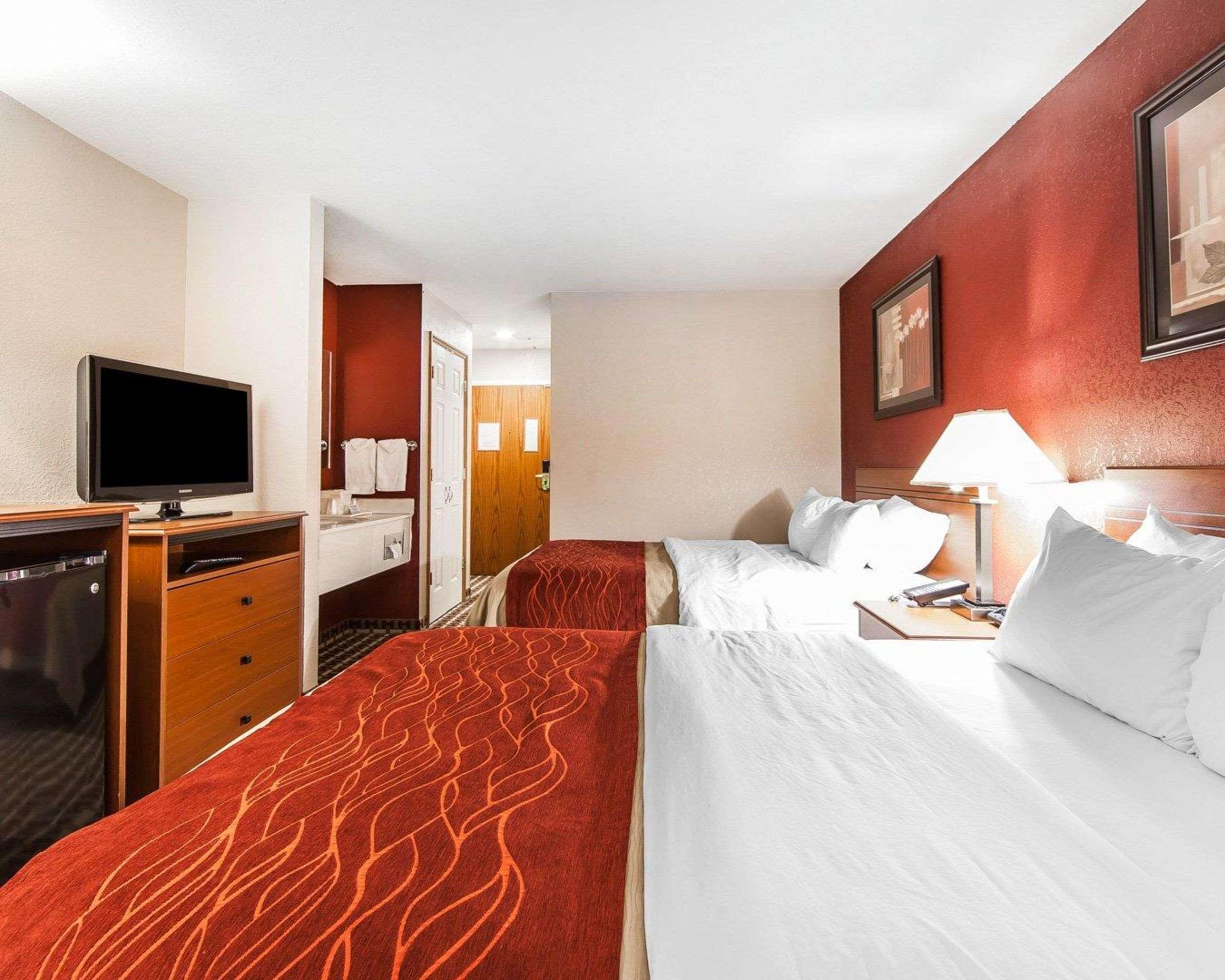 Quality Inn Seaman Εξωτερικό φωτογραφία