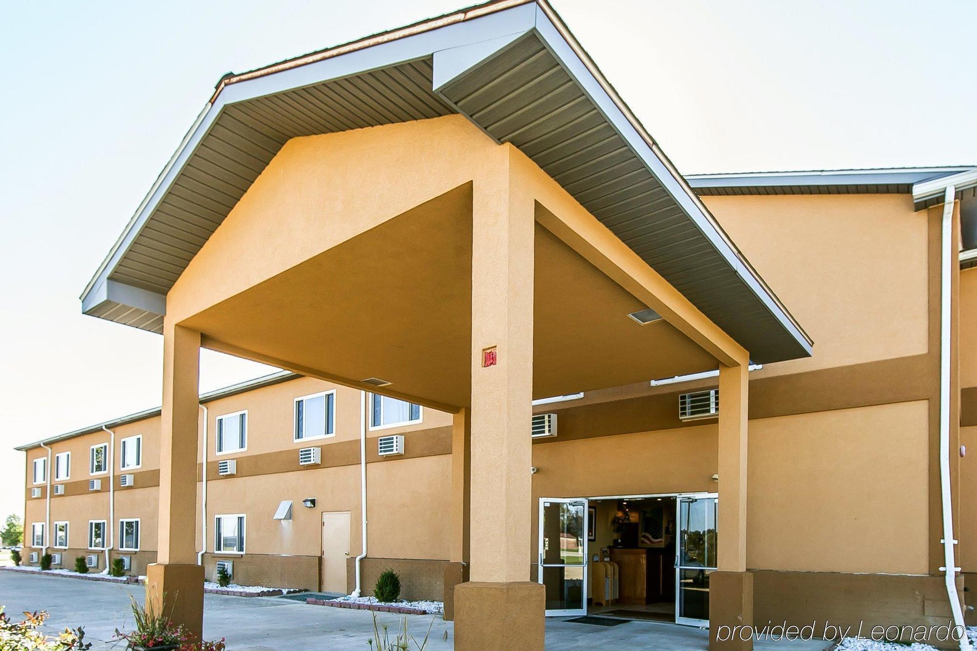 Quality Inn Seaman Εξωτερικό φωτογραφία