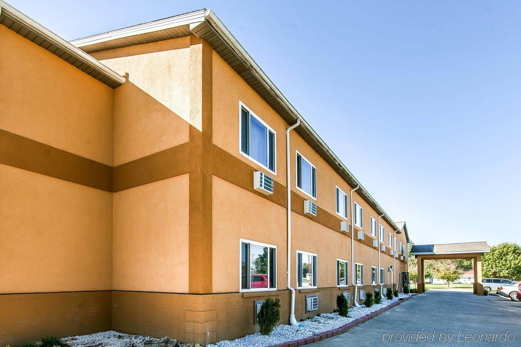 Quality Inn Seaman Εξωτερικό φωτογραφία