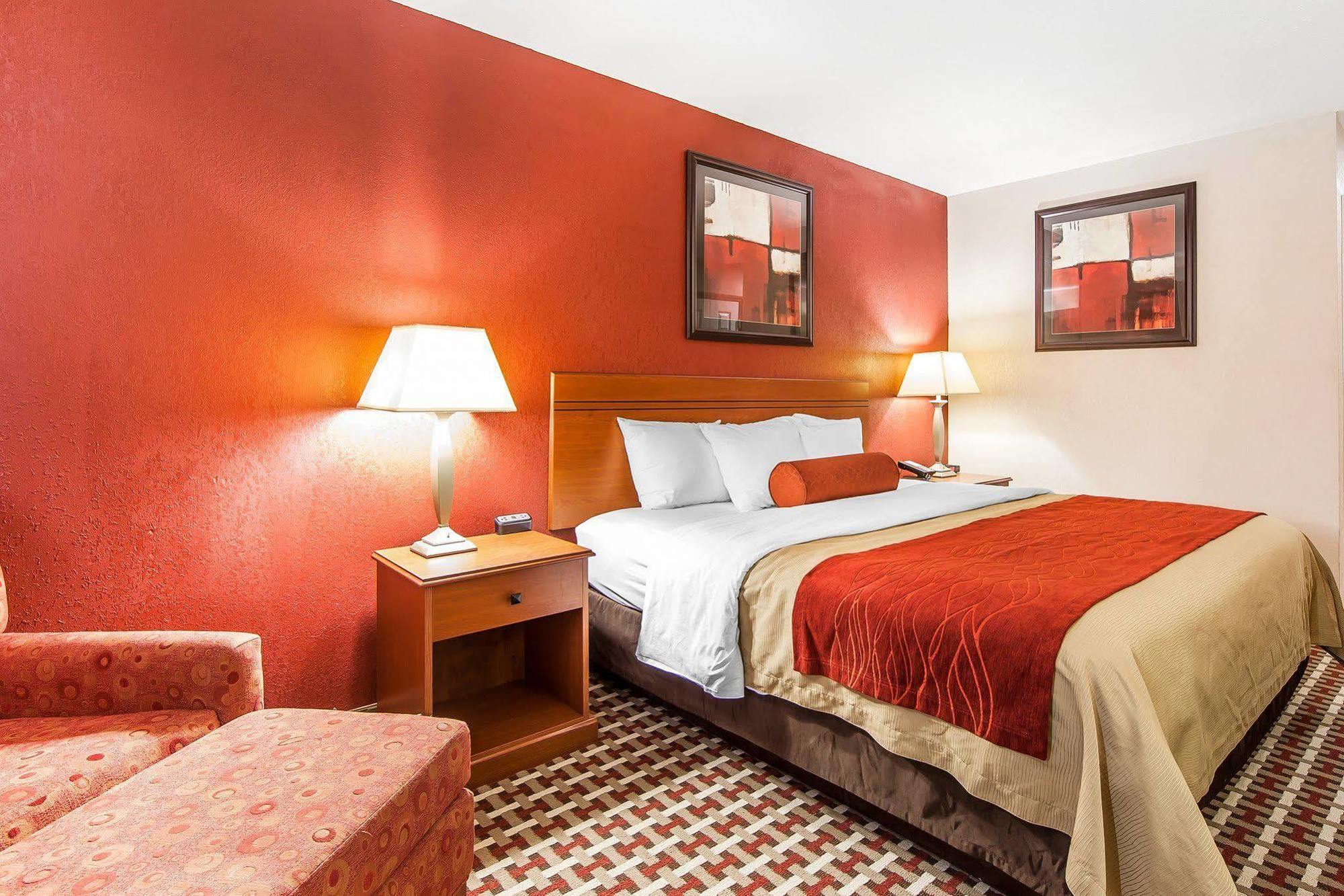 Quality Inn Seaman Εξωτερικό φωτογραφία