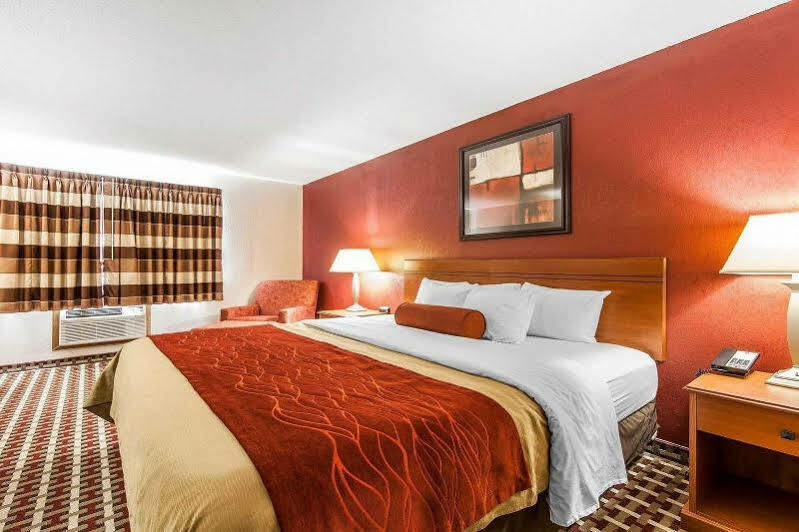 Quality Inn Seaman Εξωτερικό φωτογραφία